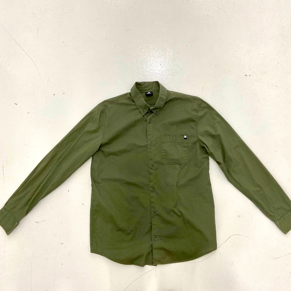 DC Shoe CO Hunter green button down Med